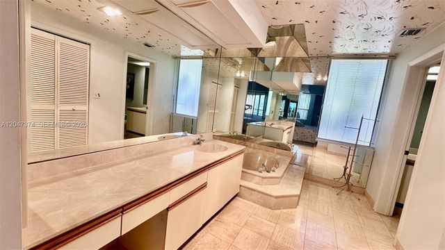 7472 La Paz Blvd 301, Boca Raton, FL 33433