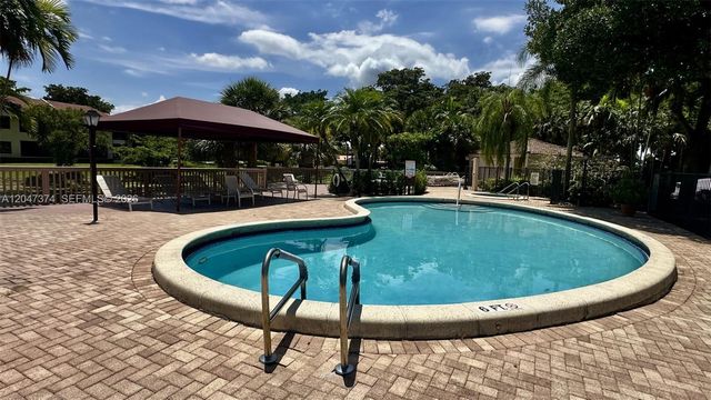 7472 La Paz Blvd 301, Boca Raton, FL 33433