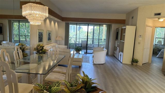 7472 La Paz Blvd 301, Boca Raton, FL 33433