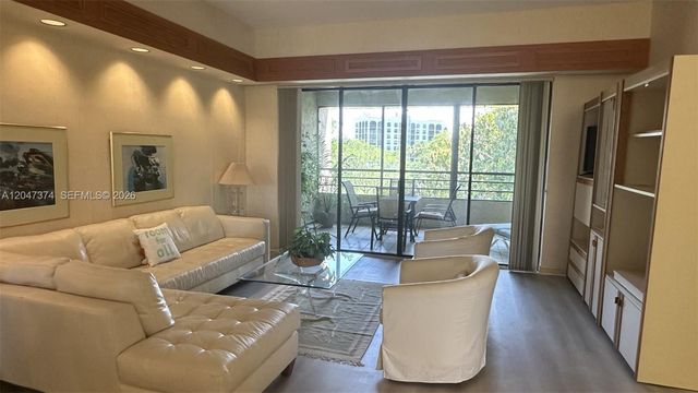 7472 La Paz Blvd 301, Boca Raton, FL 33433