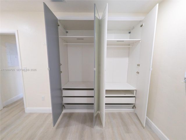 5781 SW 25th St, Miami, FL 33155