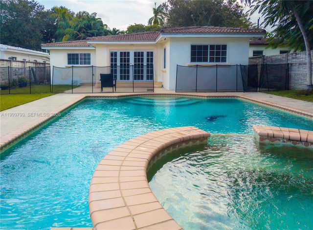 5781 SW 25th St, Miami, FL 33155