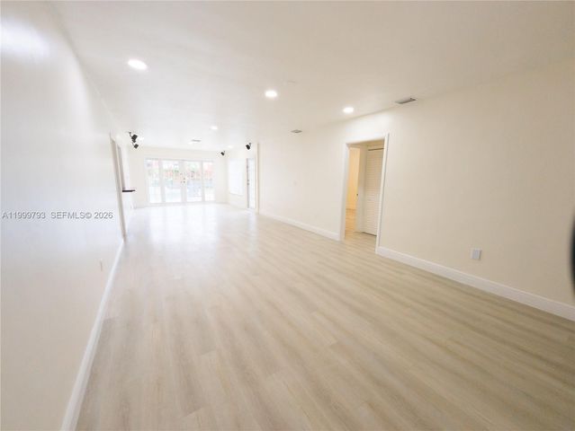 5781 SW 25th St, Miami, FL 33155