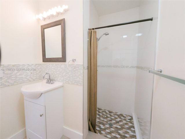 5781 SW 25th St, Miami, FL 33155