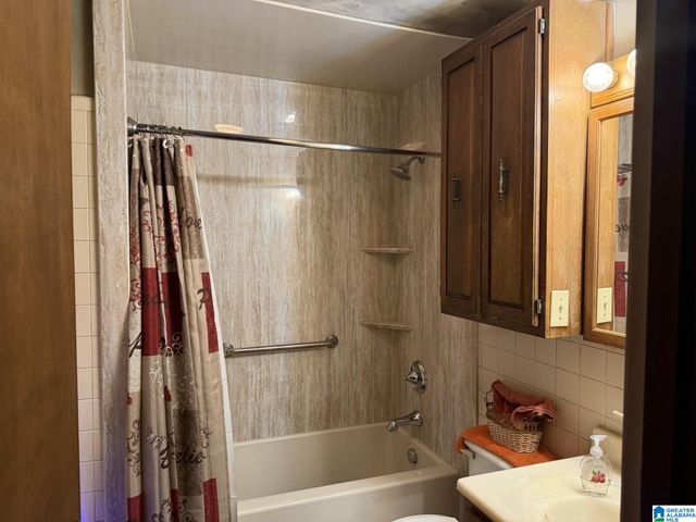 225 MAPLE WAY, Center Point, AL 35215