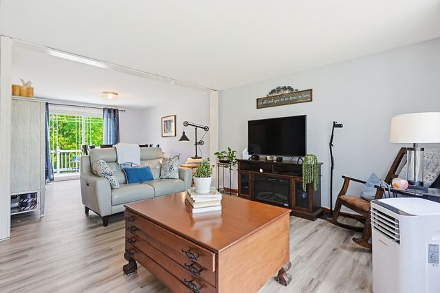 77 May Hill Rd, Monson, MA 01057