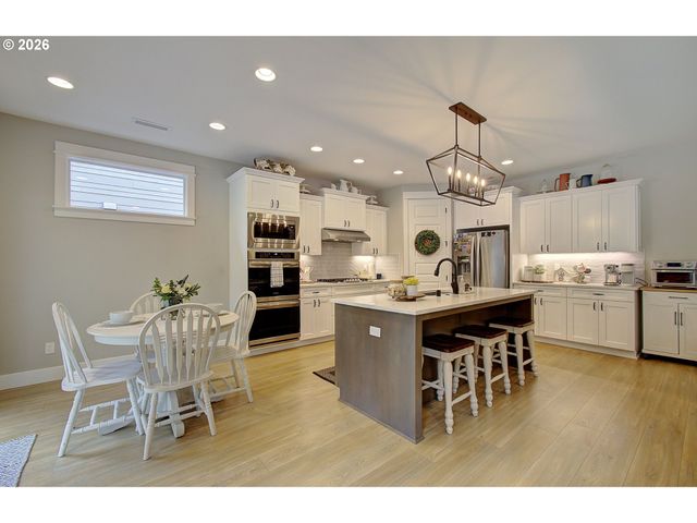 2812 Se 18TH Ave, Battle Ground, WA 98604