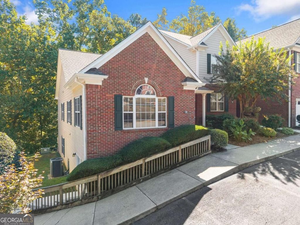 2075 Pine Tree Drive B1, Buford, GA 30518 — exterior
