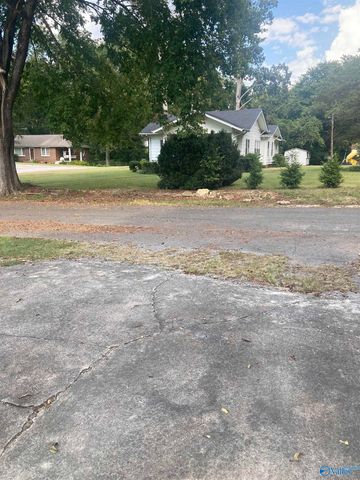 307 College Avenue, Stevenson, AL 35772