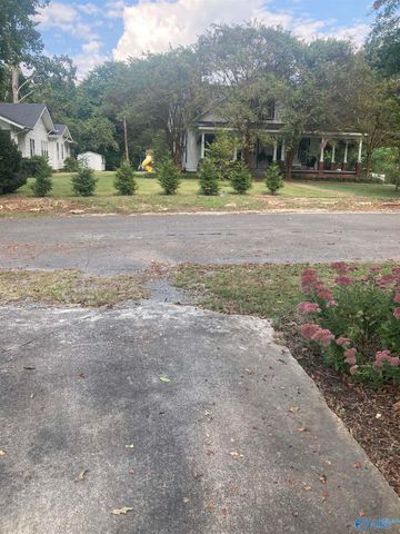 307 College Avenue, Stevenson, AL 35772