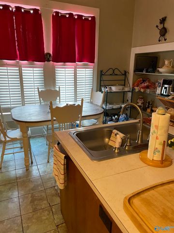 307 College Avenue, Stevenson, AL 35772