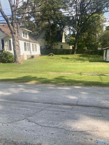 307 College Avenue, Stevenson, AL 35772