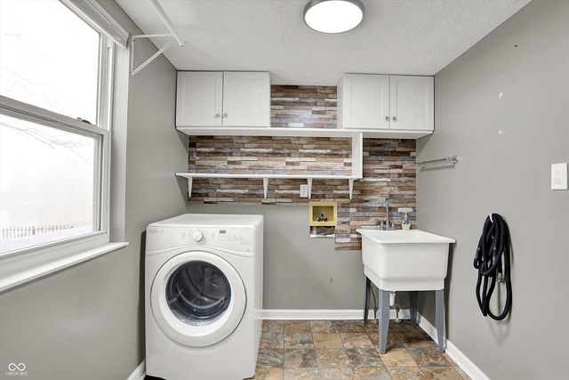 7874 Cobblesprings Drive, Avon, IN 46123