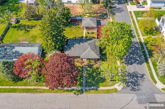 38 Carlson Court, Closter, NJ 07624