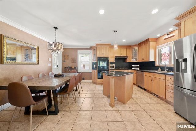 38 Carlson Court, Closter, NJ 07624