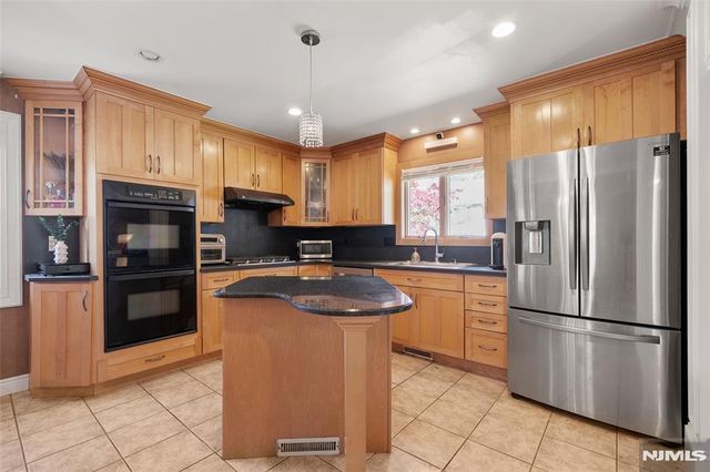 38 Carlson Court, Closter, NJ 07624