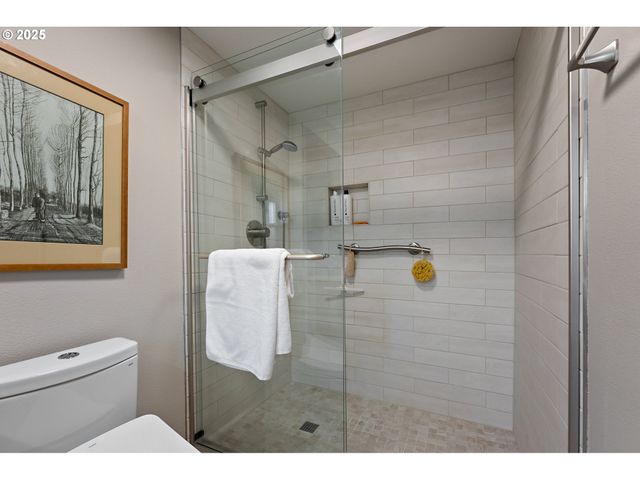 9960 Sw CENTURY OAK Dr, Tigard, OR 97224