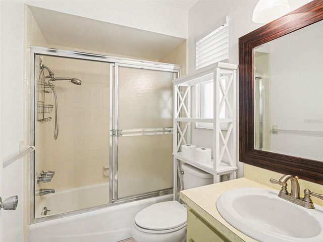 6608 AUBURN AVENUE 6608, Bradenton, FL 34207