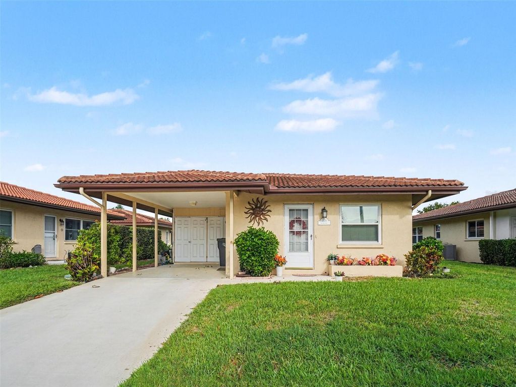 Image 2 of property listing at 6608 AUBURN AVENUE 6608, Bradenton, FL 34207