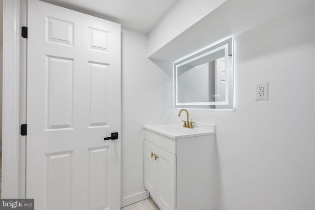 1322 S LINDENWOOD ST, Philadelphia, PA 19143
