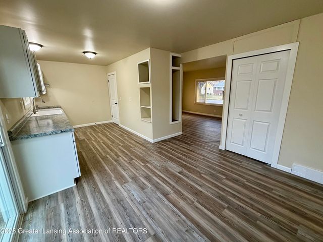 3600 Ronald Street, Lansing, MI 48911