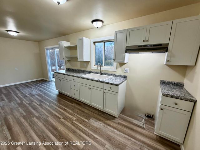 3600 Ronald Street, Lansing, MI 48911