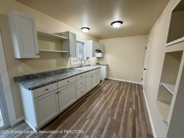 3600 Ronald Street, Lansing, MI 48911