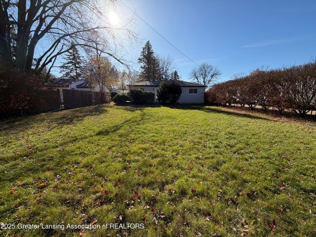 3600 Ronald Street, Lansing, MI 48911