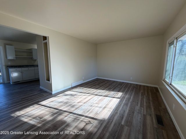 3600 Ronald Street, Lansing, MI 48911