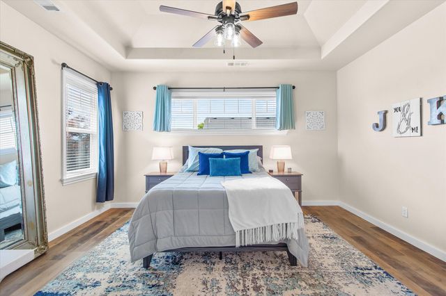 1159 Rustler Peak Street, Central Point, OR 97502