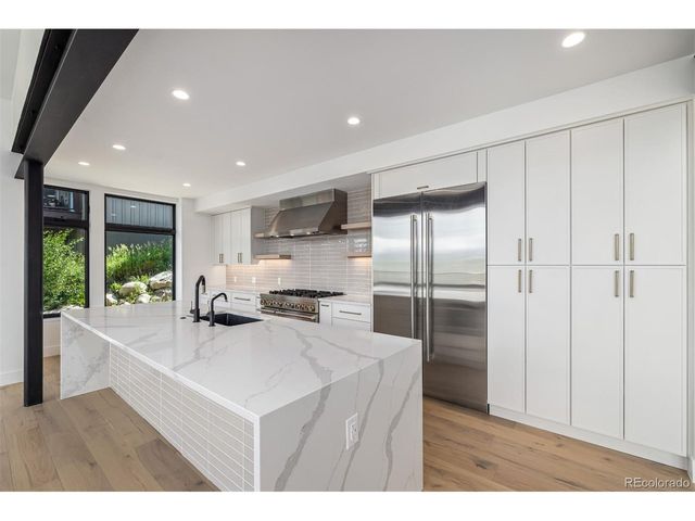 512 Lake View Dr, Silverthorne, CO 80498