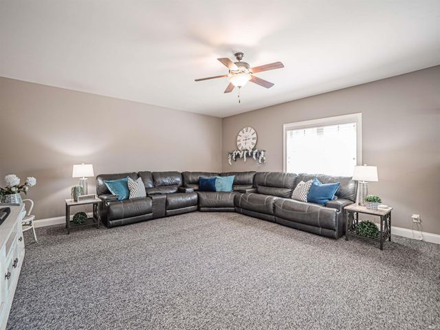 4711 Brumley Road, Newburgh, IN 47630