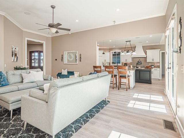 4711 Brumley Road, Newburgh, IN 47630