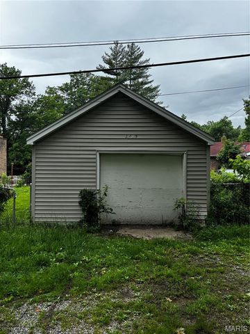 8409 Braddock Drive, University City, MO 63132