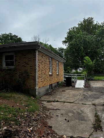 8409 Braddock Drive, University City, MO 63132