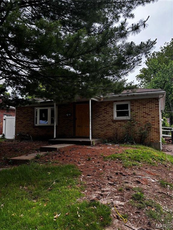 8409 Braddock Drive, University City, MO 63132
