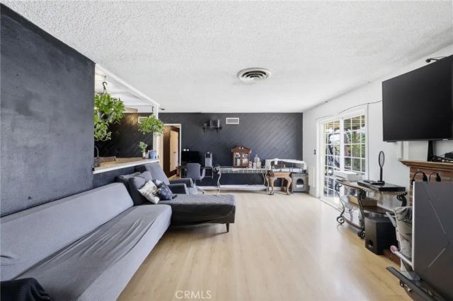 1490 Anderson Street, Simi Valley, CA 93065
