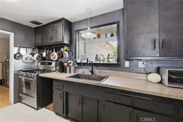 1490 Anderson Street, Simi Valley, CA 93065
