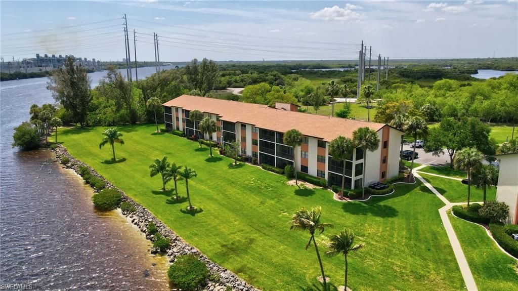 16000 Bay Pointe BLVD 307, NORTH FORT MYERS, FL 33917 — photo 4