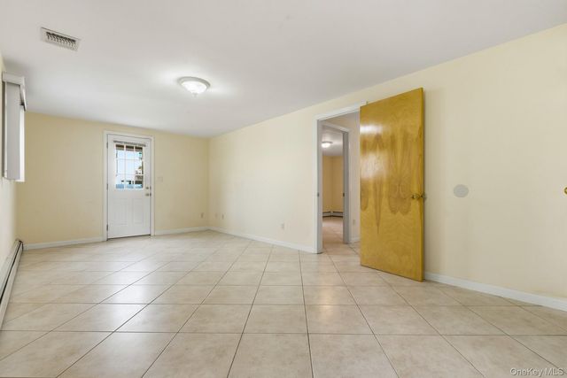 11 7th Street, Bayville, NY 11709