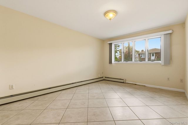 11 7th Street, Bayville, NY 11709