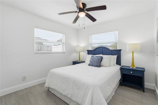 546 90TH AVENUE N, St Petersburg, FL 33702