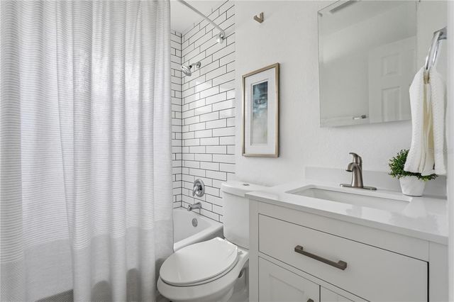 546 90TH AVENUE N, St Petersburg, FL 33702