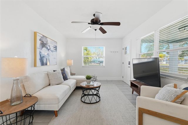 546 90TH AVENUE N, St Petersburg, FL 33702