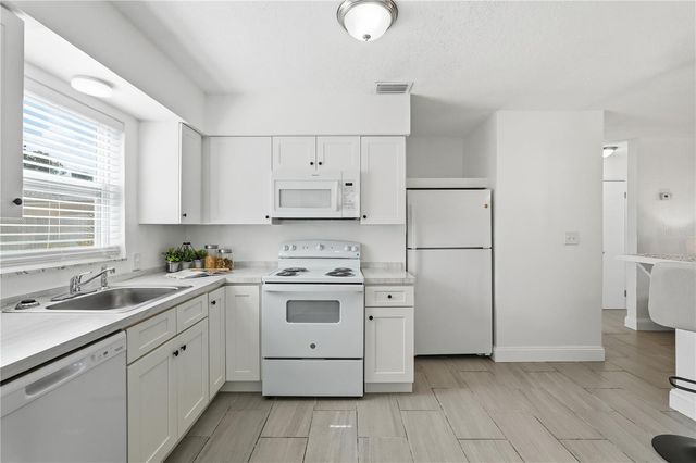 546 90TH AVENUE N, St Petersburg, FL 33702