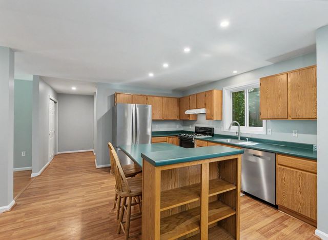 6 Mosher Drive, Brookline, NH 03033