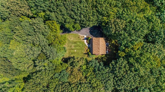 6 Mosher Drive, Brookline, NH 03033