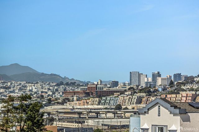 1479 Newcomb Avenue, San Francisco, CA 94124