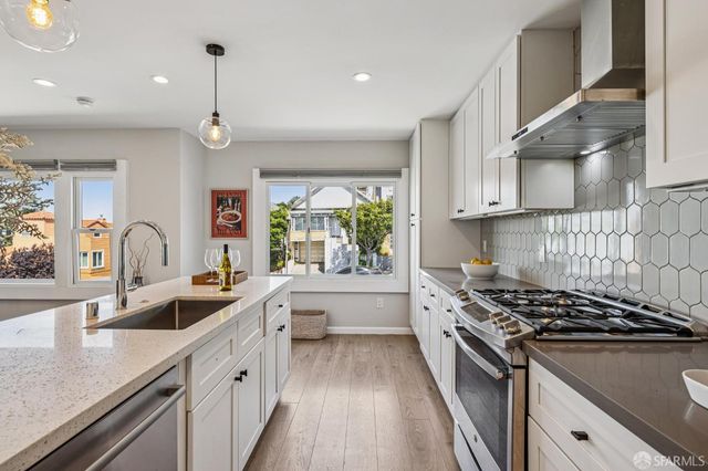 1479 Newcomb Avenue, San Francisco, CA 94124