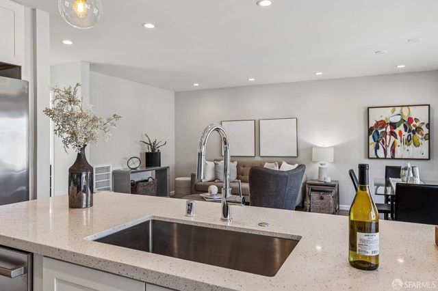 1479 Newcomb Avenue, San Francisco, CA 94124